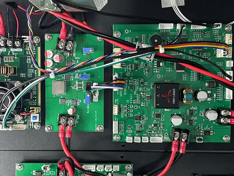 وحدة ليزر متعددة الأطوال الموجية لعمليات الجراحة